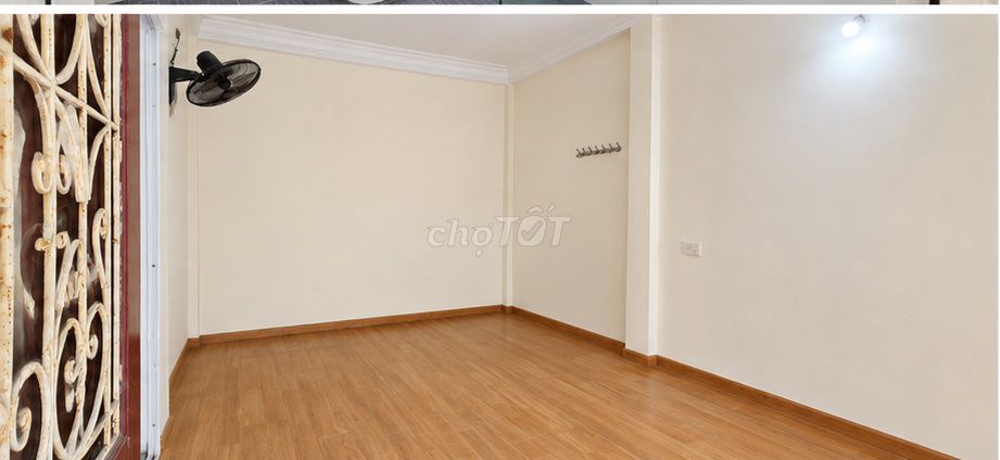 Rent a private house on Lê Trọng Tấn, parking car. left at +DTM online, vp