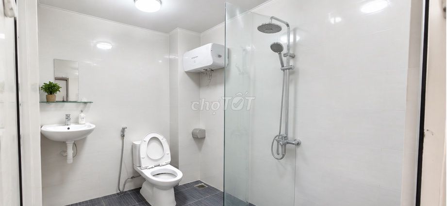 Rent a private house on Lê Trọng Tấn, parking car. left at +DTM online, vp