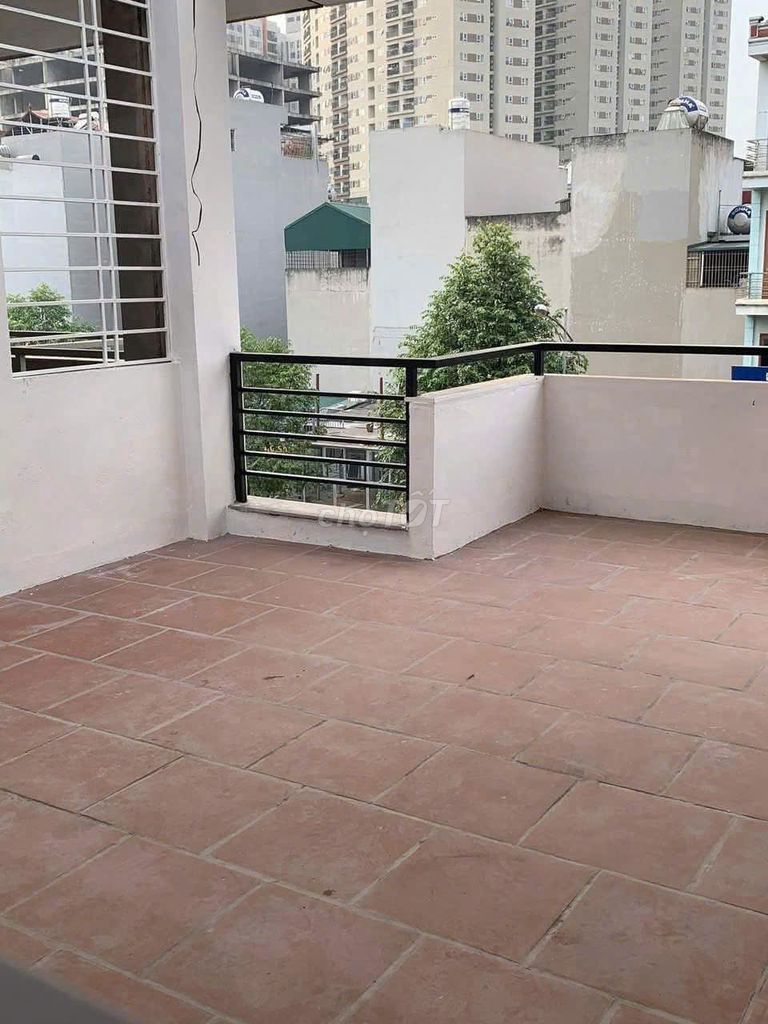Rent the Qq190 meters 4 floors of 24 meters of business at 22 million a month.