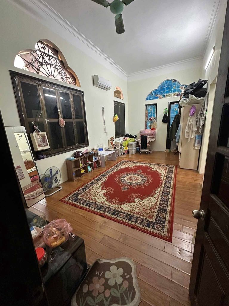Rent 60 meters, 2.5 floors, 4 bedrooms near the New Chun Market