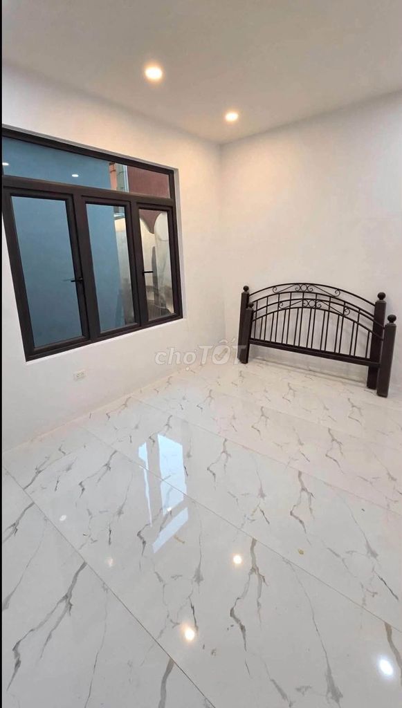 Rent a new house for Europeans, Tây Hồ, 3 bedrooms.