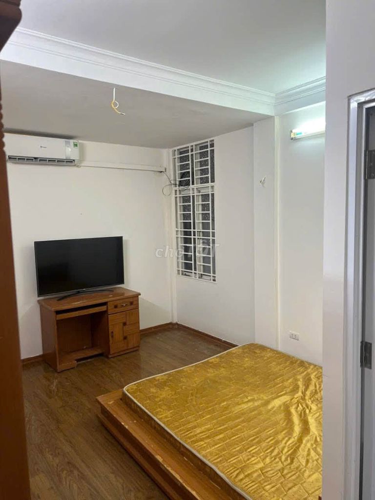 Rent the original 5th floor. 4th floor. Enough Đống Đa.