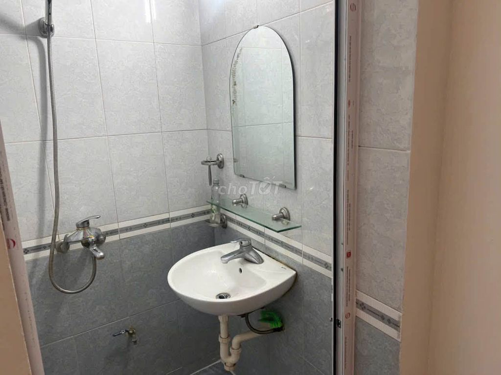 Rent the original 5th floor. 4th floor. Enough Đống Đa.