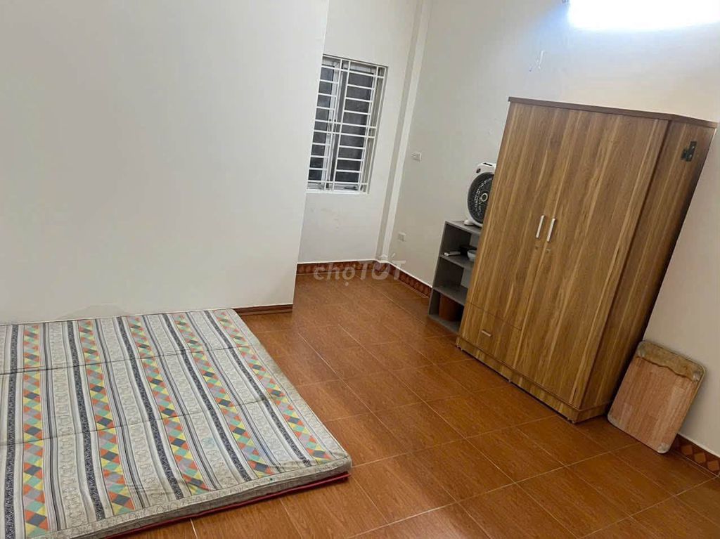 Rent the original 5th floor. 4th floor. Enough Đống Đa.