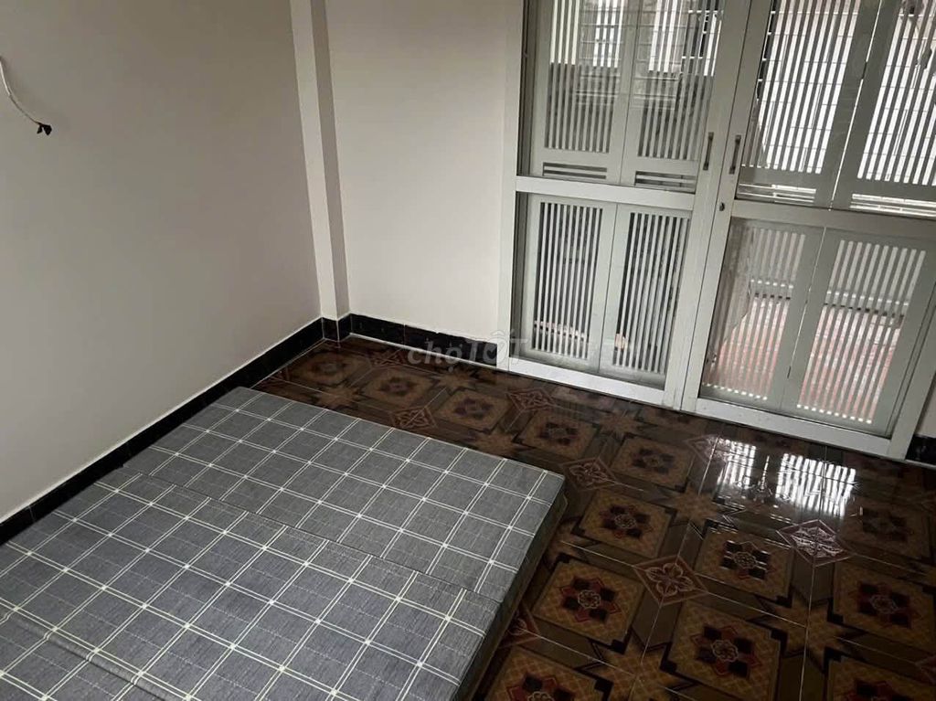Rent the original 5th floor. 4th floor. Enough Đống Đa.