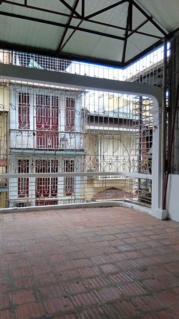 Rent a 47 Nguyên Hồng- Đống Đa-five-room apartment.