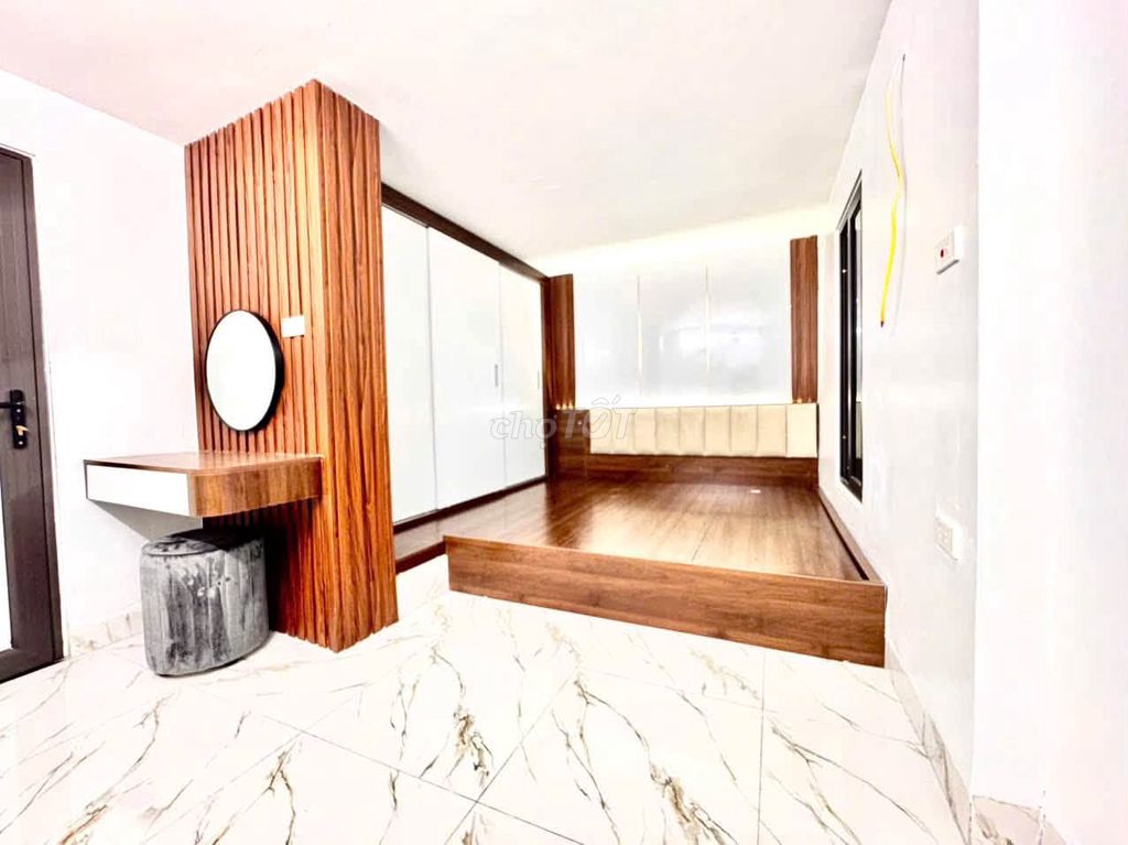 Rent Dương Văn Bé, Hai Bà Trưng, 40 meters2, 3 stories, full interior.