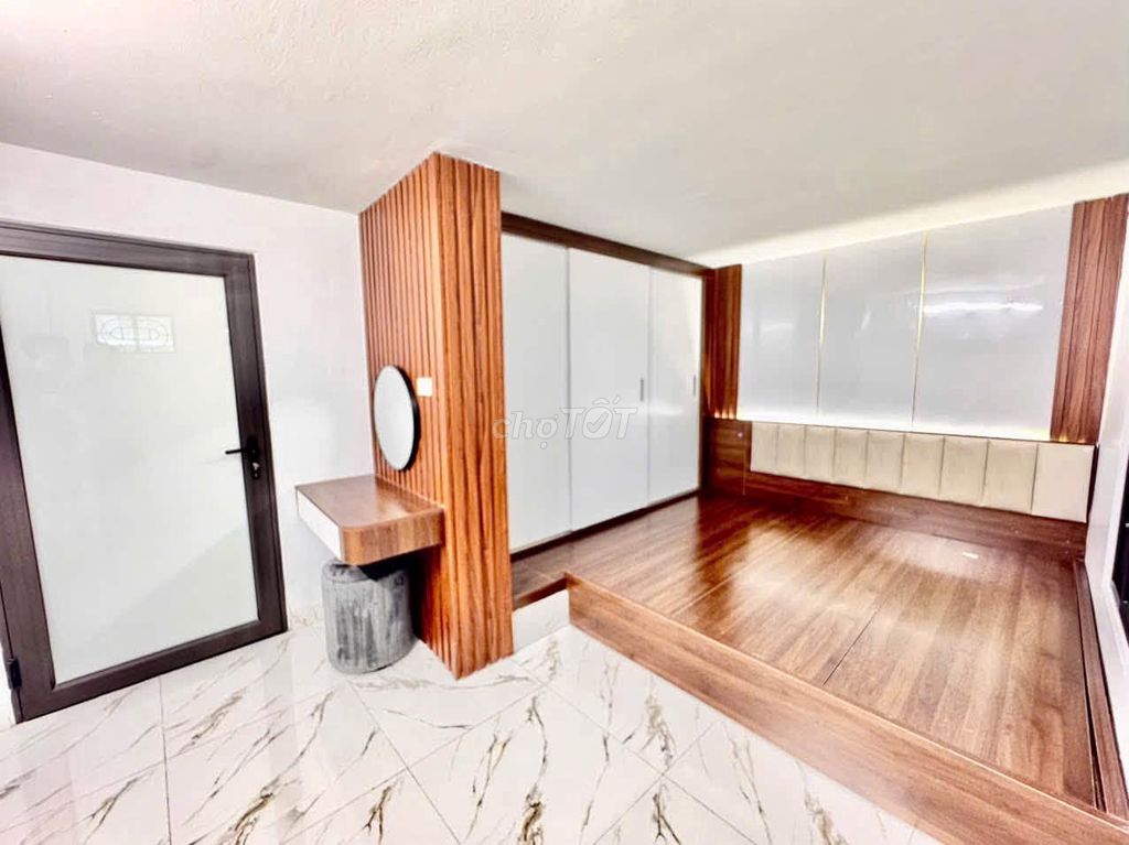 Rent Dương Văn Bé, Hai Bà Trưng, 40 meters2, 3 stories, full interior.