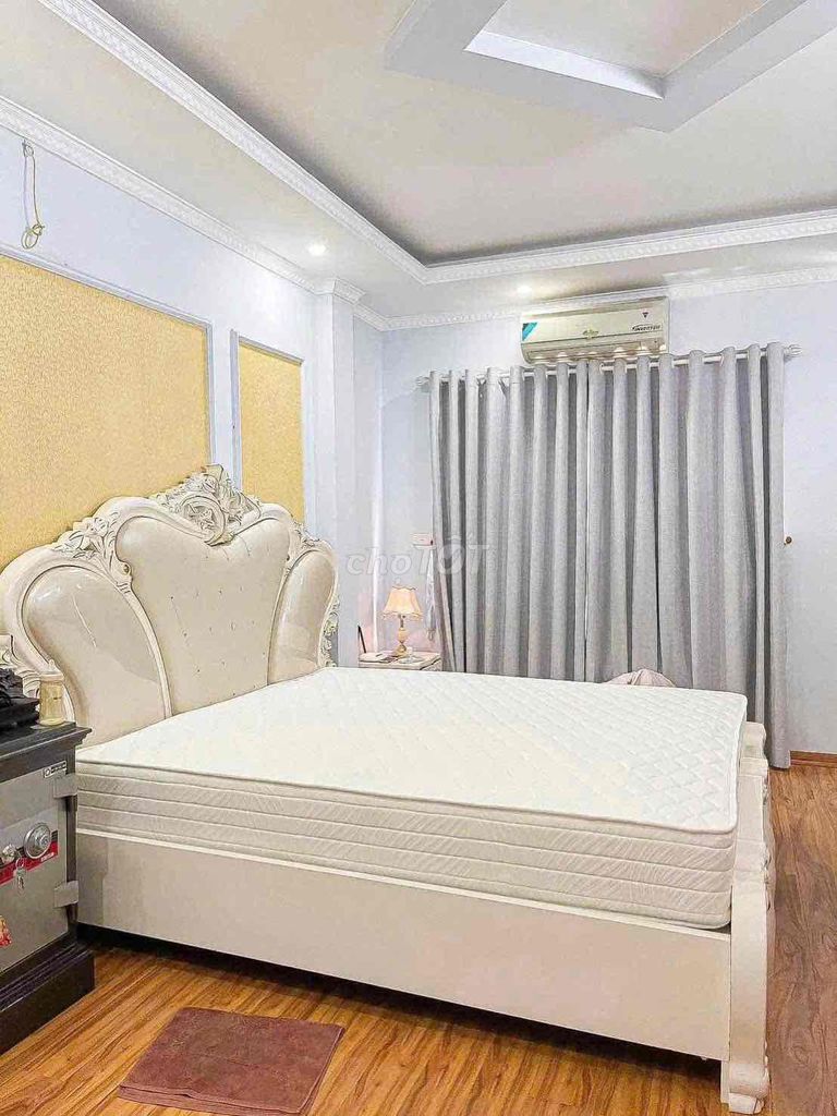 Rent a home of Harrod 29-16, Thanh Xuân - Car - Full interior