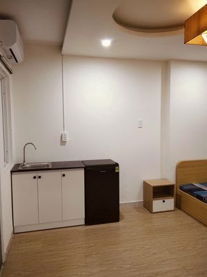 Room 25 m2_Studio only 5.8 million windows_full_President Hoa Lan