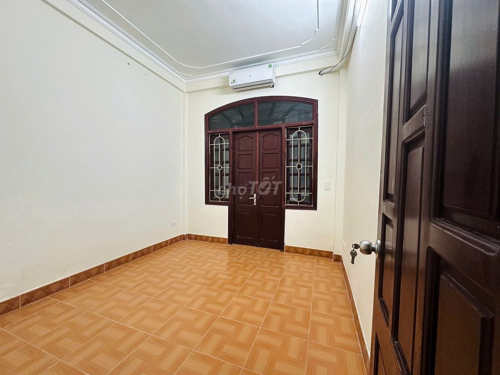 Rent apartment building, four stories flat-- Route 77 Bằng Liệt, chimp, chimp.