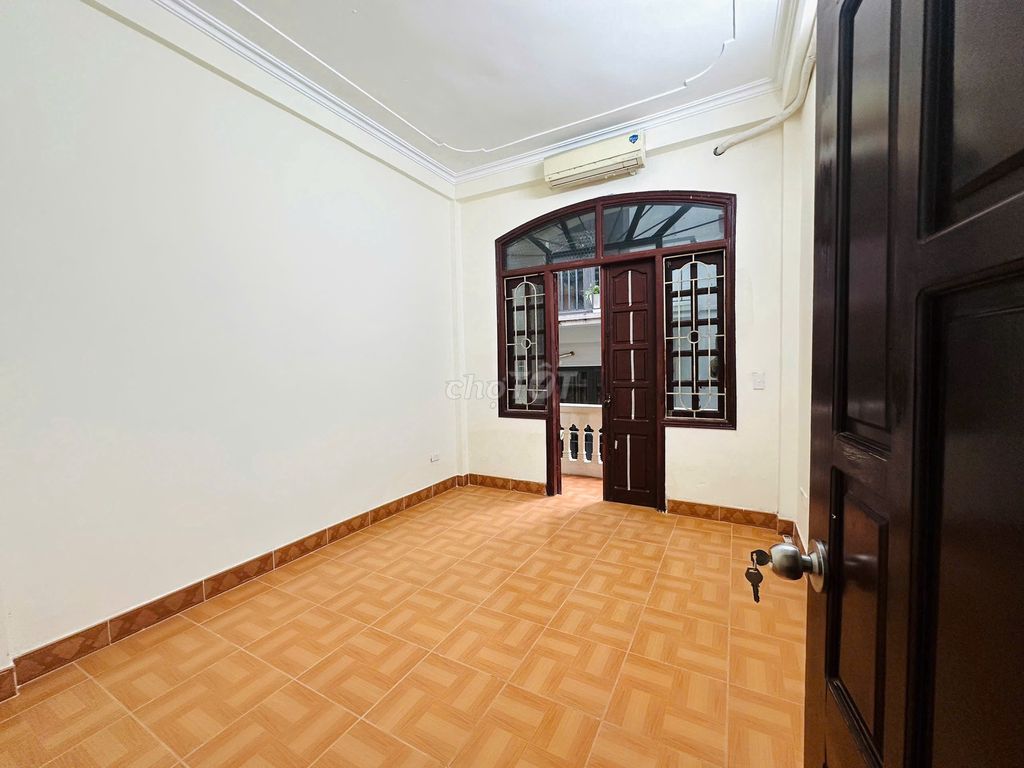 Rent apartment building, four stories flat-- Route 77 Bằng Liệt, chimp, chimp.