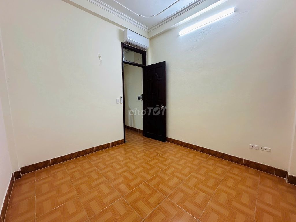 Rent apartment building, four stories flat-- Route 77 Bằng Liệt, chimp, chimp.