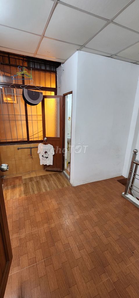 Rent his own house at Ottawa 199 Lò Đúc, 70 meters, two bedrooms, two toilets, long-term rent.