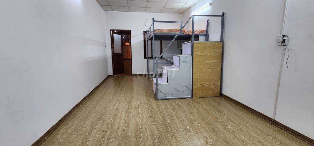 Rent his own house at Ottawa 199 Lò Đúc, 70 meters, two bedrooms, two toilets, long-term rent.