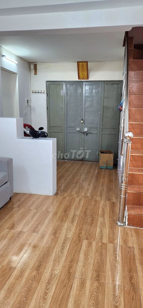 Rent his own house at Ottawa 199 Lò Đúc, 70 meters, two bedrooms, two toilets, long-term rent.