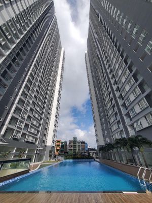 Rent two bedrooms. An empty toilet for 8 million. There's a 9 million air conditioning machine.