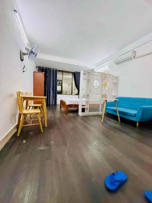 Cheap motel at 8-pound district terminals right next to District 1.
