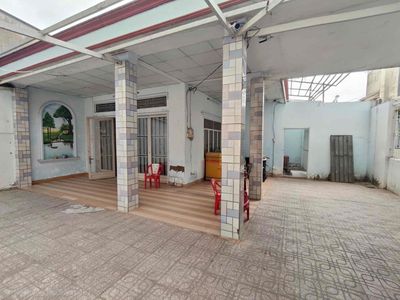 Rent 250 M2-6 bedrooms with only 10 million a month, maybe more than 10 rooms.