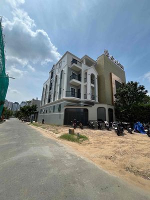 The base of the base is 4 floors.5 M x22 M Comped Zqz070 million.