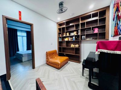 Liên Phường District 9 - 5 bedroom 5 toilets - 4 floors full interior