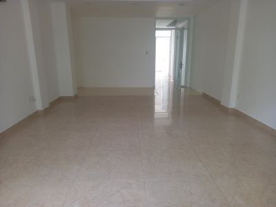 8 meters Phạm Huy Thông-7 area: 5 x20 m vault - 6 room 6 toilets