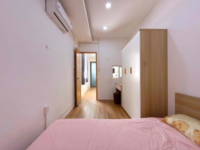 I'm empty. Two bedrooms. 75 M2 FUI.