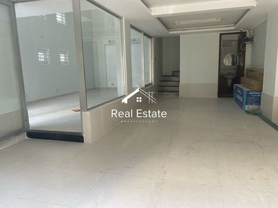 For renting Yên Thế, 1802 2, Q.Z.zz0, area: 6 x 18 meters, 1 ground 3 floors