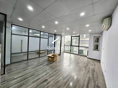 Let's rent out a C18 street, 1802 12, Q.Z.z0, area: 5 x 20, 1 ground 3 floors