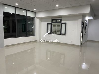 For renting Bình Giã, 1893 13, Q.Z.zz0, area: 8 x 18 meters, 3 stories underground.
