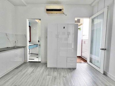 available studio room bandol