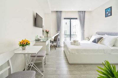 For renting Bàu Cát 3 house, 1806 14, Q.Z.zz1, area: 8 x 18 meters, 1 ground 3 floors