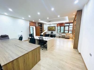 Hires house hxt Bàu Cát 2, 717 14, Q.Tân Bình, area: 6 x17 meters, 1 ground 3 floors