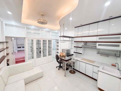 District 1 for the construction of apartment 2 bedroom 47 M2 in front of Hàm Nghi, super funul interior