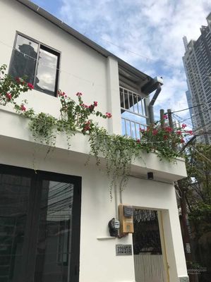 The owner himself reduces 500 klicks of light-up rooms high and no service fee