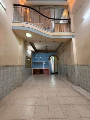Rent a truckhouse 220 Âu Cơ. Five floors of area 4 x 20.