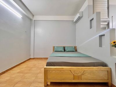 It's a new market, near the University of ufm, sun-tuning window room, elevator security.