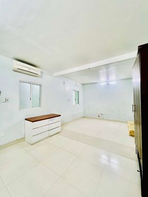 Clean homes near ground station, two bedrooms, alleys.