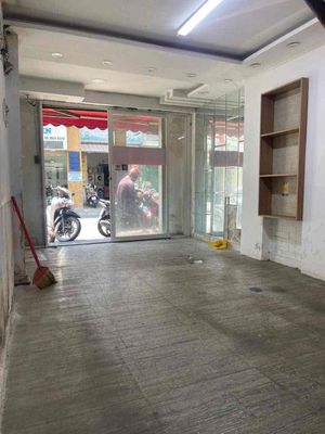 Cash 302 A Vĩnh Viễn, District 10. area 3.2 x12 meters, blooming 5.7 meters, 3 stories, st