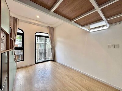 few new rooms build whole new furniture next to huflit