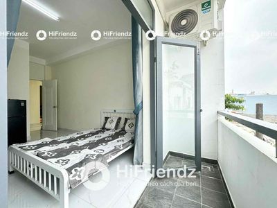 The balcony studio only calculates water electricity at the base of spades, near the shower.