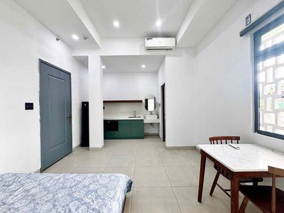 We've cleared the Liang student's room. 3 from 3.