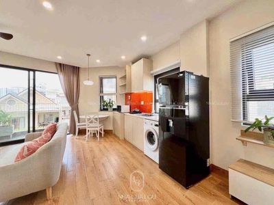 The 1st bedroom is a 60-foot open-room room at the Top of the First Mount.