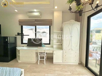 The apartment is full of super-salt balcony furniture right on the Knell bridge, Phú Nhuận