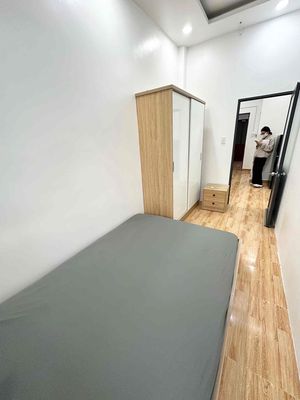 The owner needs to rent two public bedrooms near the overpass.