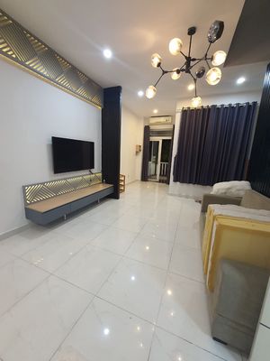 Rent a three-room apartment, clean and clean.