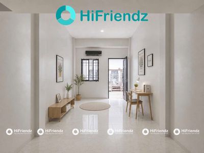 Only a wide-size guard in four people. Four car windows, balconies, new furniture.