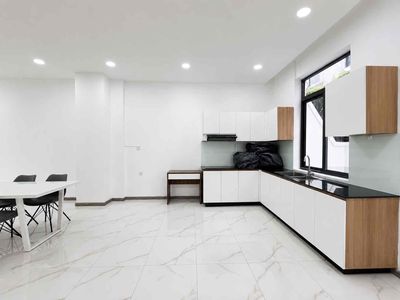 Renting four bedrooms, just the new Song Hành, the security circuit in District 2.