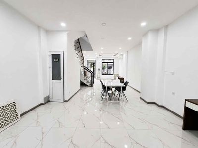 Renting four bedrooms, just the new Song Hành, the security circuit in District 2.
