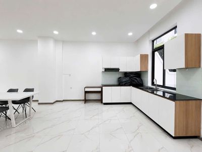 Rent View Lake 7th Street four bedrooms 5 toilets at 32 million in Li.